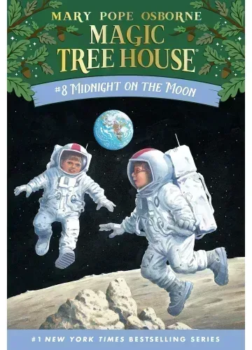 Midnight on the Moon (Magic Tree House, #8) by Mary Pope Osborne